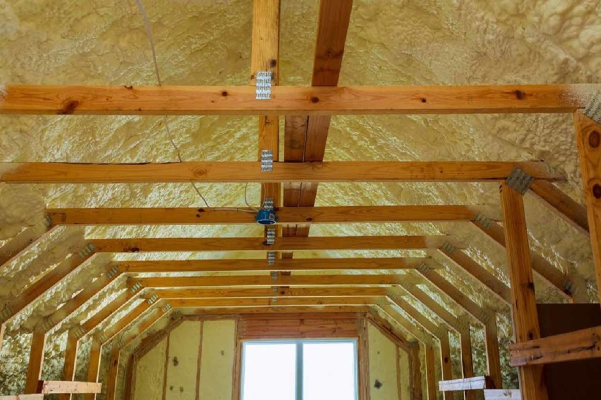 5 Advantages of Closed Cell Spray Foam Insulation Home